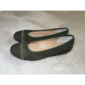 Vaneli olive green quilted flats